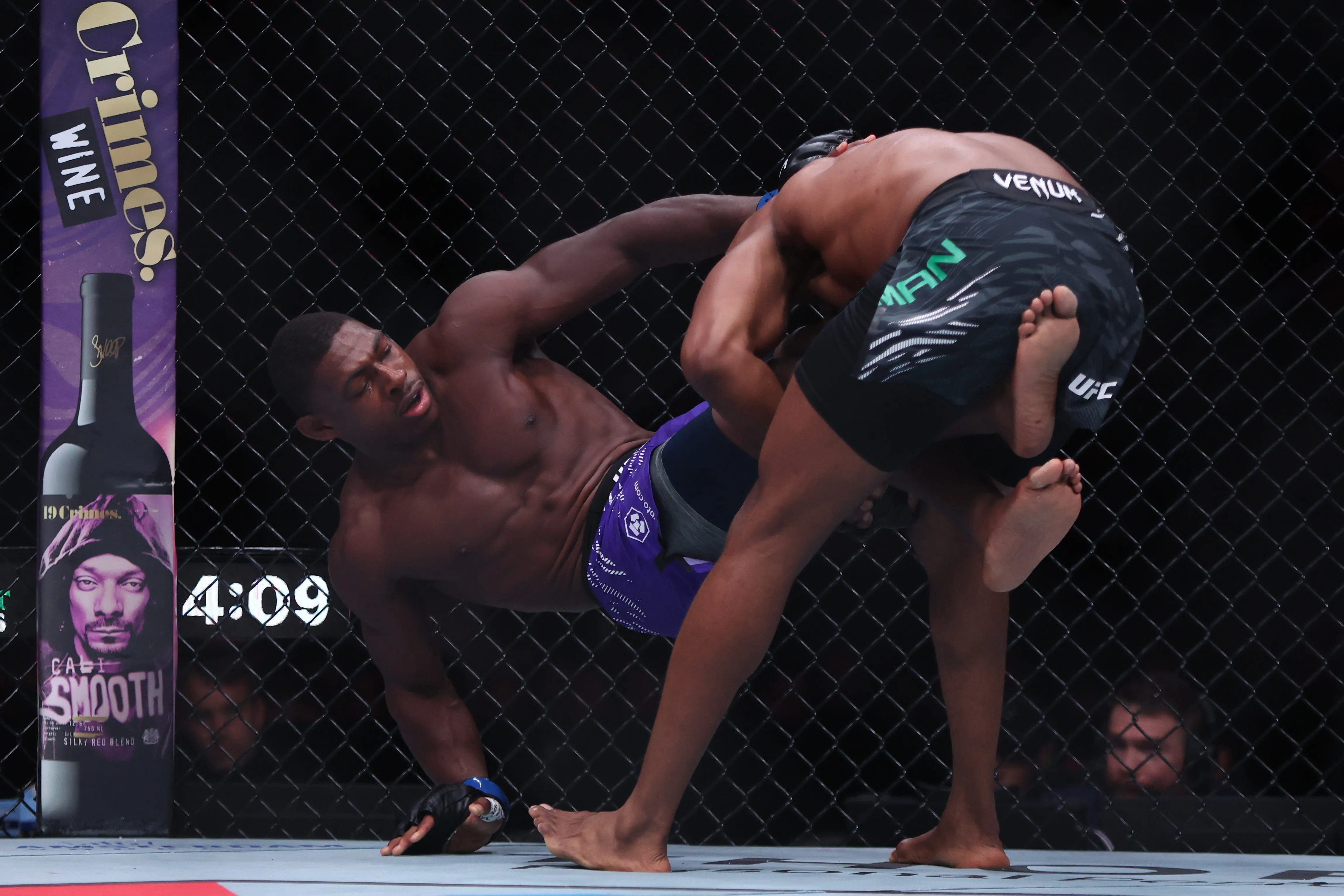 Reaksi Petarung atas Kemenangan Comeback Kamaru Usman vs. Joaquin Buckley di UFC on ESPN 69