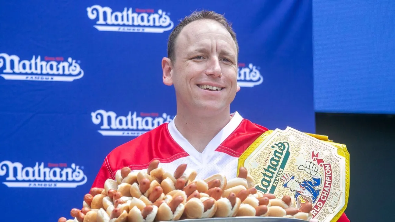 Chestnut kembali ke kontes hot dog Nathan.